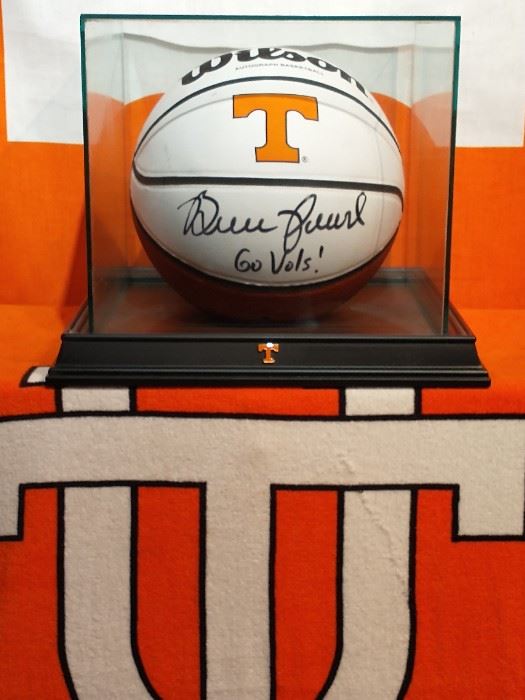 Bruce Pearl signed basket ball