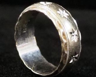 14K White Gold Ring With Star Design, Size 6-1/4, Approx 6.14 g Total Weight