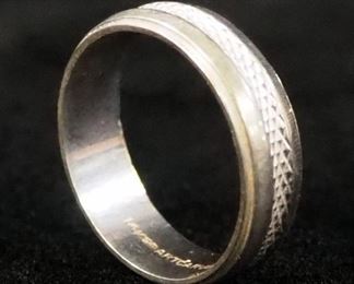 14K White Gold Ring With Criss-Cross Design, Size 7, Approx 4.29 g Total Weight