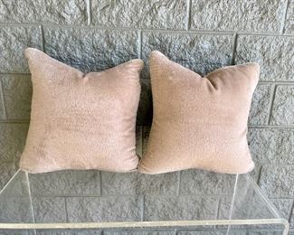 Lot #3 in the Town & Sea Fall Multi-Seller Sale is a Pair of Taupe Pillows and is 18"w x 18"l The condition of these Taupe Pillows is Overall good condition The auction closes 11/30 at 8pm. Place your bids today! https://townandsea.com/sales/fall-multi-seller-sale/
