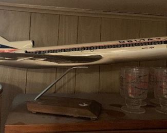 Delta airplane model -sooo cool!