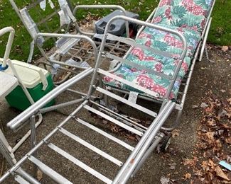 Aluminum lounge chairs