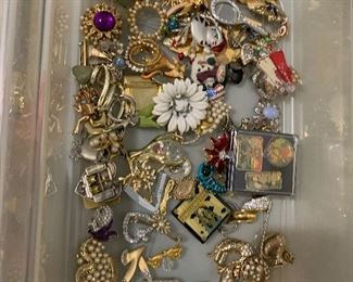 Pins and brooches 