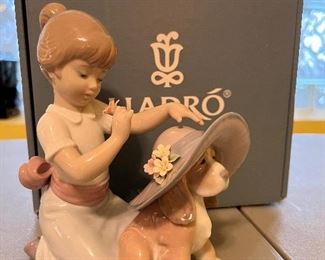 Lladro "An Elegant Touch" with box!