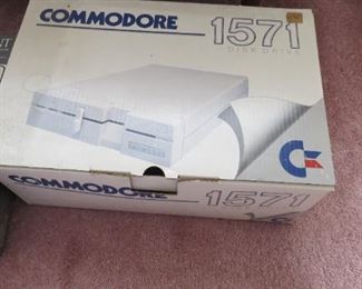 Commodore 1571 Disc Drive in Original Box