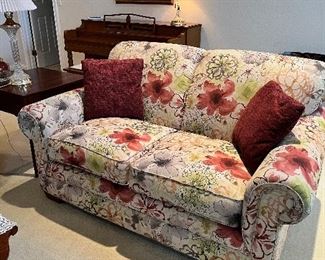 LaZBoy Love Seat in excellent condition