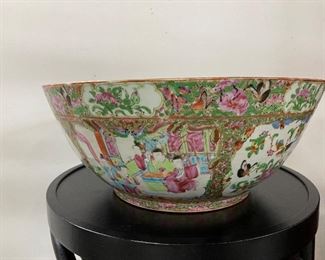 19th Century Chinese Rose Medallion Bowl