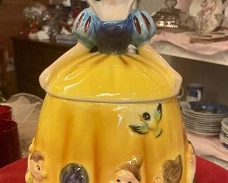 Walt Disney Snow White cookie jar