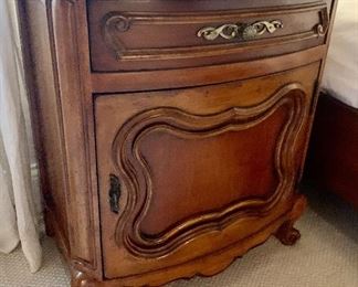 28w x 20d x 32h Solid Wood Century Furniture Night Stand / End Table $225