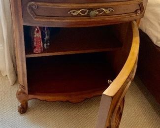 28w x 20d x 32h Solid Wood Century Furniture Night Stand / End Table $225