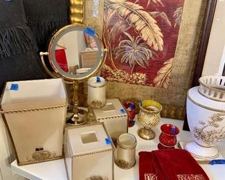 Gold framed & matted Palm $35
Bath Accessories
Gold 2 side lighted makeup mirror $25