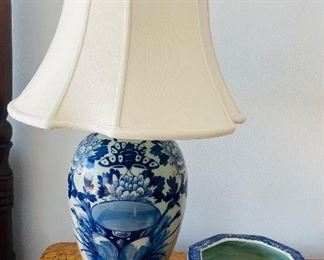 15______$60 
Both pot and Lamp 29" to the finial 
