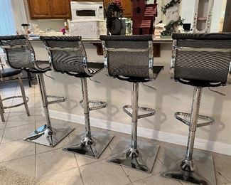 4 adjustable bar stools