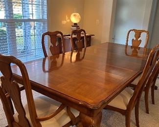 dining table w/6 chairs & leaves
