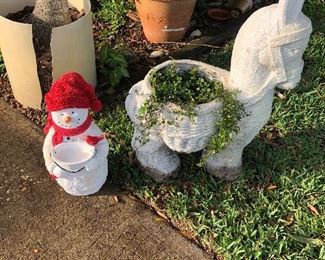 (Donkey sold, ) Snowman bird feeder
