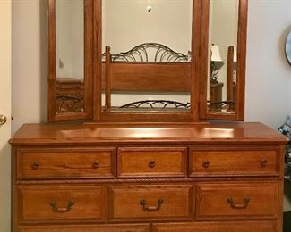 Dresser with Tri-fold Mirror 