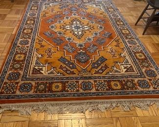 Pretty Carpet Hand Woven