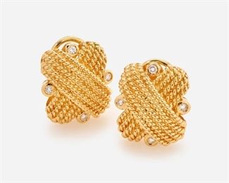 42: Designer Diamond Earrings with 0.24 ctw in 18k