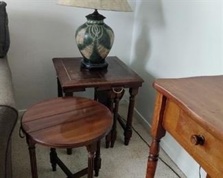 vintage end table with 2 pull-out mini tables, lamp