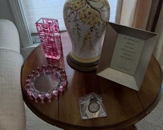 end table, lamp, pink glass, clock, frame
