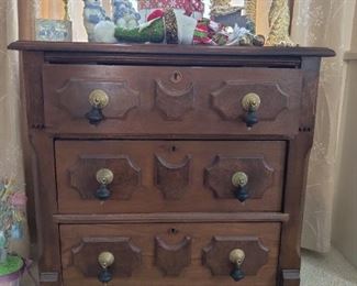antique three drawer dresser