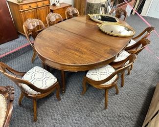 dinning room table and 8 chairs