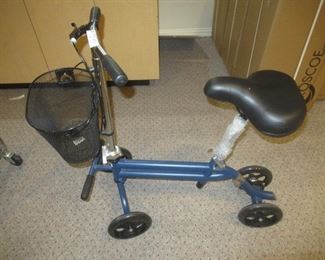 KNEE ROVER MEDICAL SCOOTER