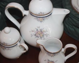 Noritake "Ontario" dinner service. Set for 12 settings.