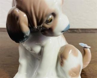 #71 -$50  lladro #6210 Gentle surprise dog figurine Butterfly on tail 