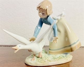40_____$26 
Lladro girl & the geese - 5558-3? - 6x7