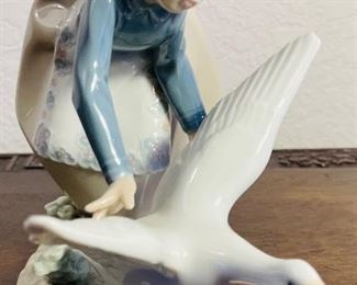 40_____$26 
Lladro girl & the geese - 5558-3? - 6x7