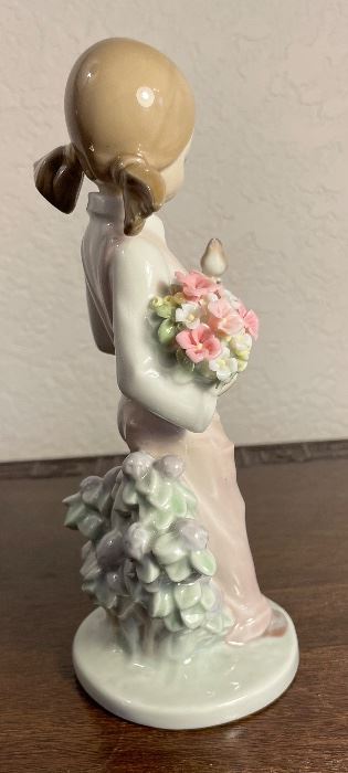 38_____$100 
Lladro girl flowers A Wish Come True1999 - 7676 - 10"