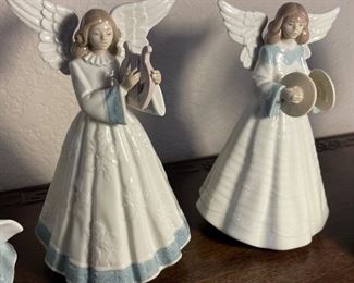 32_____$150 
Lladro Five musical angels 