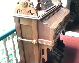Beautiful non-working antique organ to be reimagined….