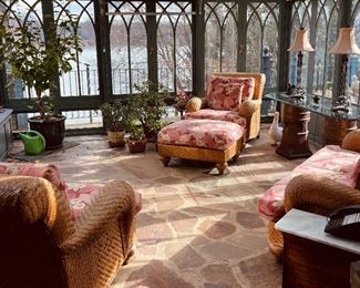 Conservatory filled with beautiful rattan pieces 