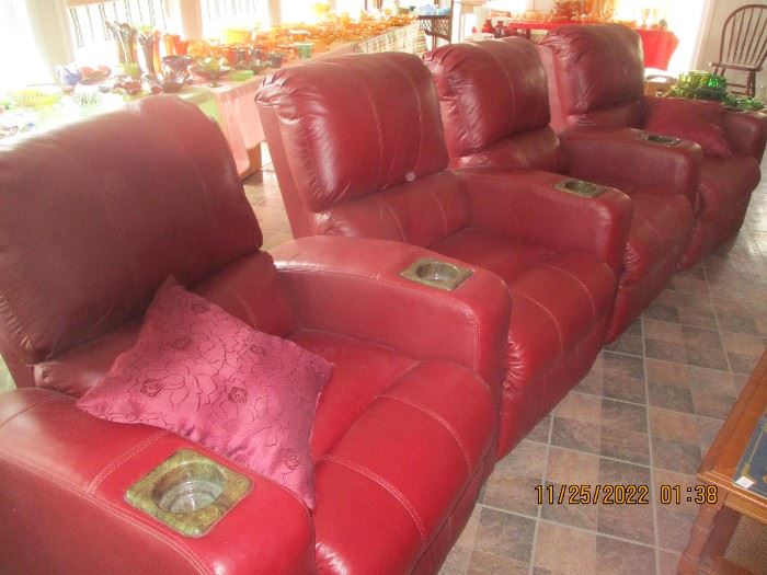 GREAT set of 4 Theater recliners. Like new....