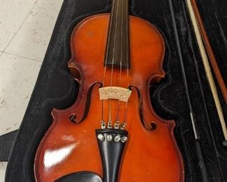 Contemporary Violin, Case, Bow 
