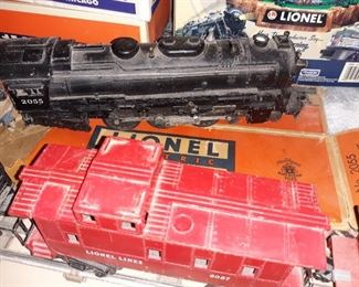 1953-1955 Lionel locomotive 2055 with original box that is included in the set.