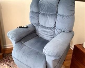 Golden Electric Lift/Recliner Chair- Like New