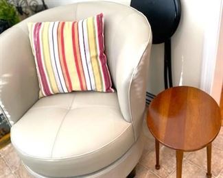 Leather Barrel Swivel Chair