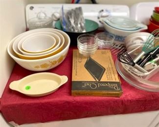 Vintage Pyrex Bowls