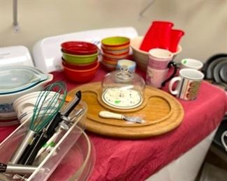 Vintage Pyrex Bowls & Lids; Serving Tray; Dishes