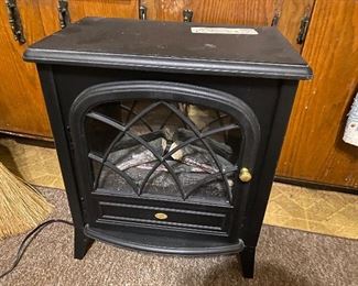 Nice electric stove heater so far found two I think this is the smaller ☝️ 