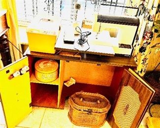 Vintage sewing notions 