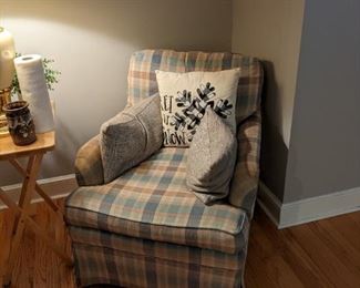 set of 3.  2 chairs and ottoman. Beautiful colors in plaid