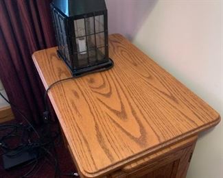 Oak end table/storage and lamp