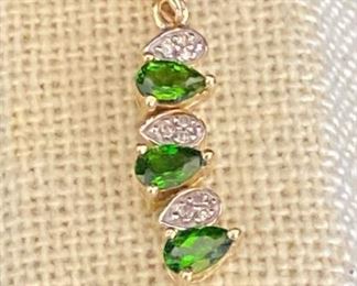 R014 10k Emerald And Diamond Pendant