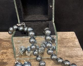 S031 Dark Grey Faux Pearl Necklace Earrings And