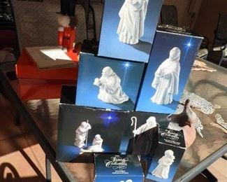 Avon collectables porcelain Nativity figurines