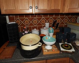 Lots of cookware and kitchen items